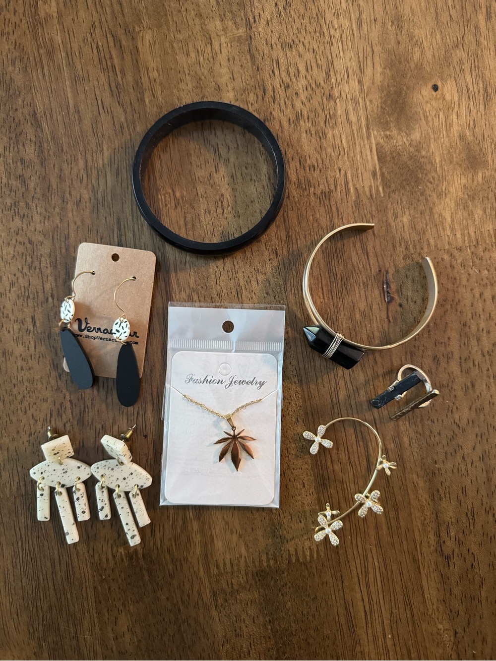 Fashion Jewelry Lot 7pc Vernacular Gold Tone Black Speckled Crystal Stone Boho